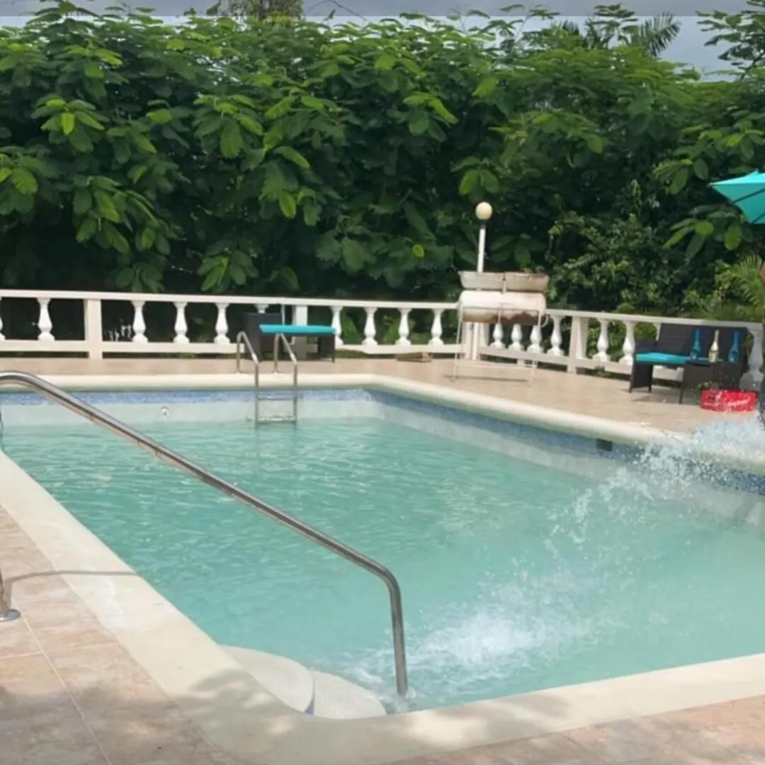 Holiday home Modern 2 Bedroom With Free Parking, Green Spaces, Swimming Pool & Beach Access Negril Jamaica
